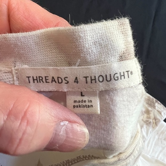 White tie-dye splatter,Size large.threads 4 thought - Picture 3 of 4